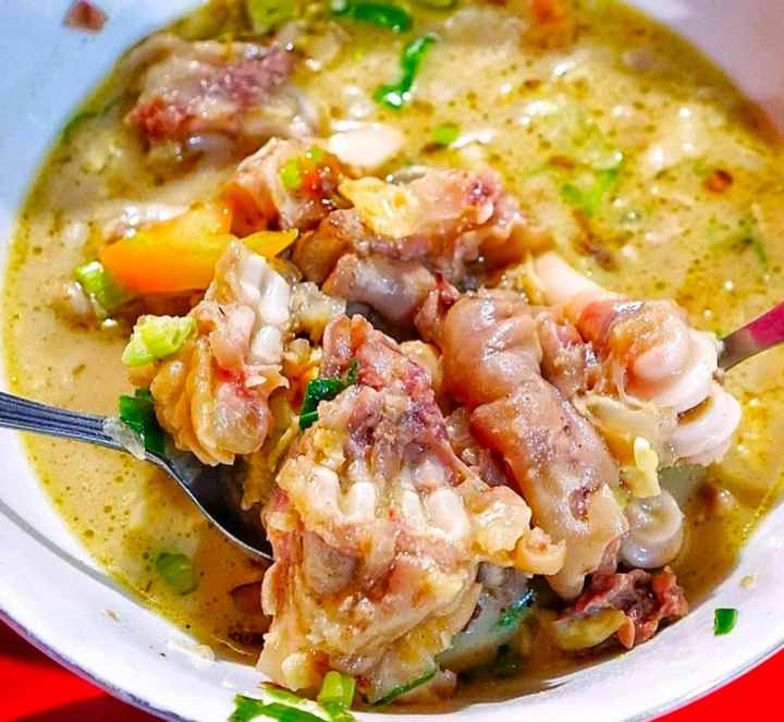 Sop Kaki Kambing Roky: Rahasia Rasa yang Bikin Warga Cilacap Selatan Rela Antre